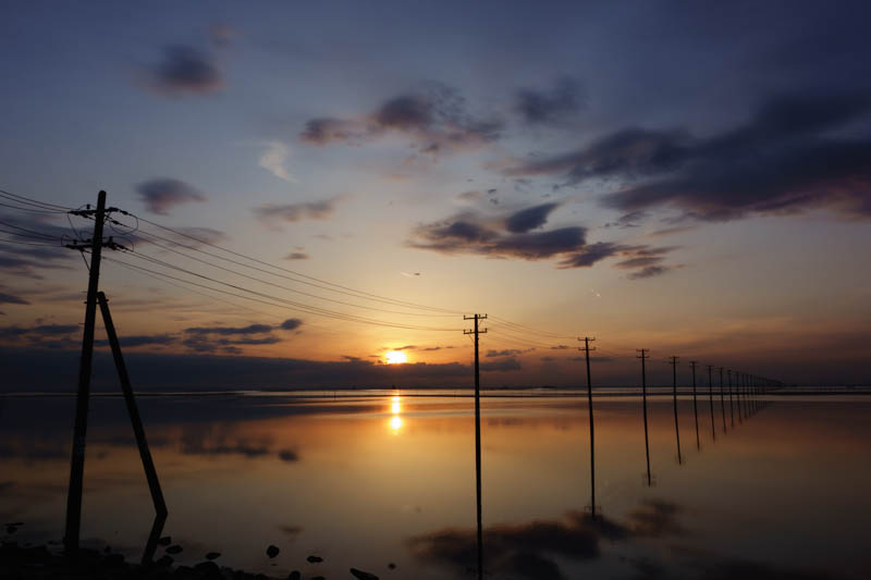 海中電柱
